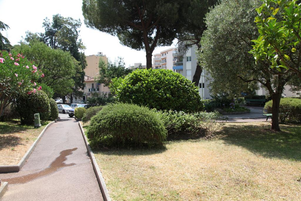 Les Glycines Apartment Menton Luaran gambar